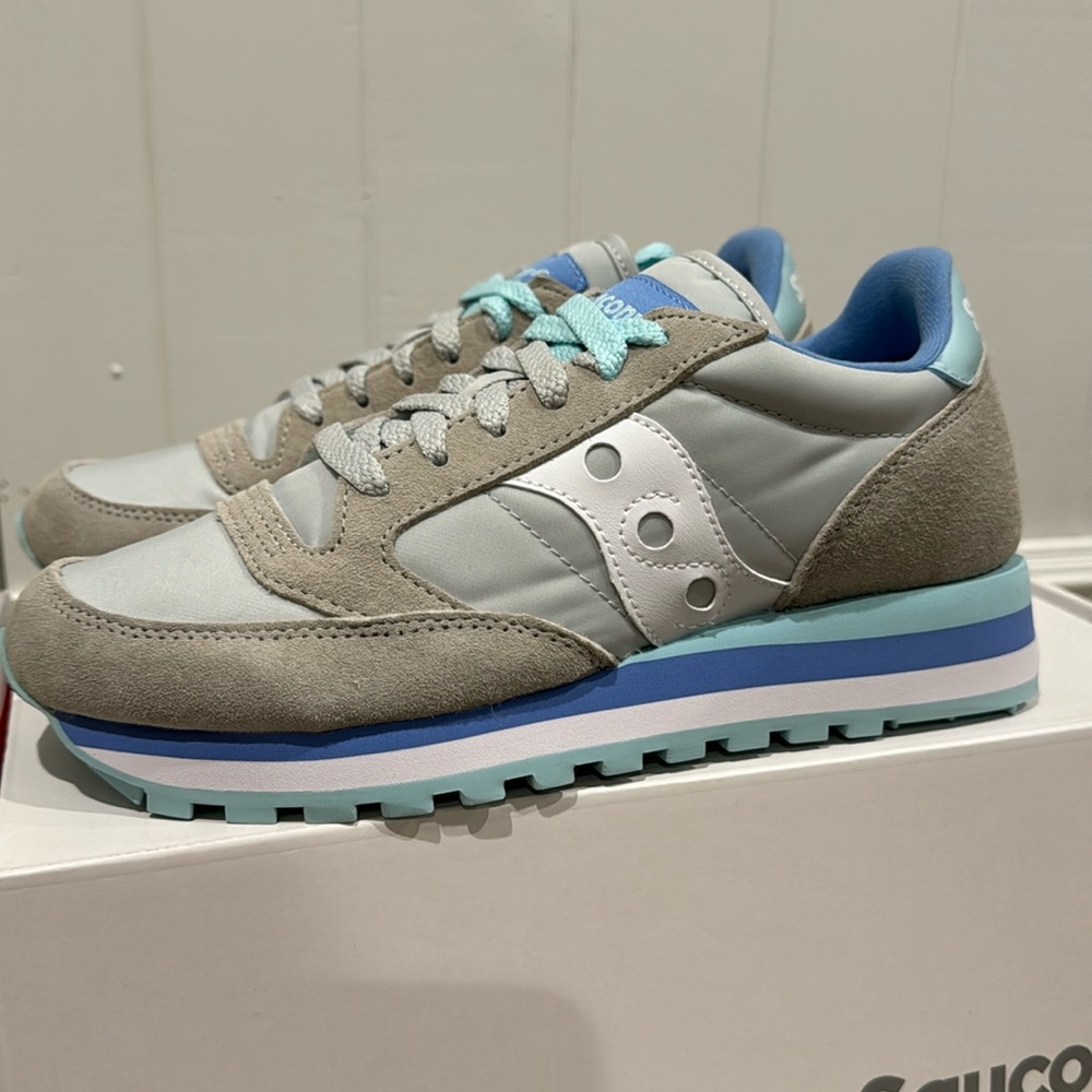 Saucony Women’s Jazz Triple Sneaker - Size 7